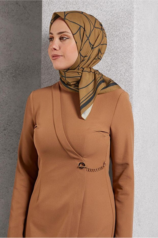 وشاح ألفينا منقوش 8507