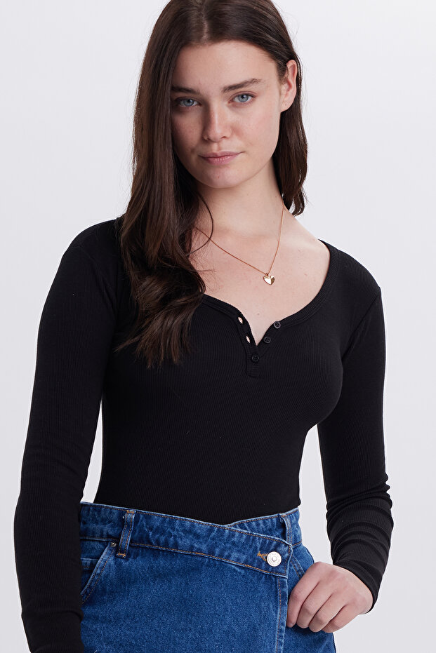 Women's Slim Fit Slim Fit Cotton V-Neck Black Blouse