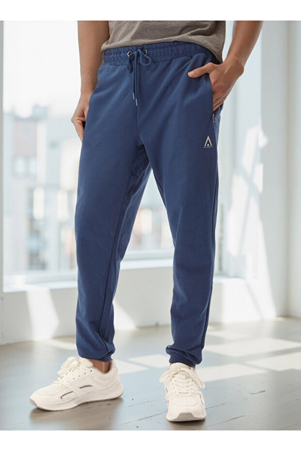 بنطال رياضي بتفاصيل جيوب ورباط