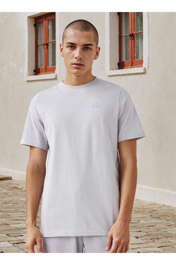 تي شيرت بمقاس عادي - 1