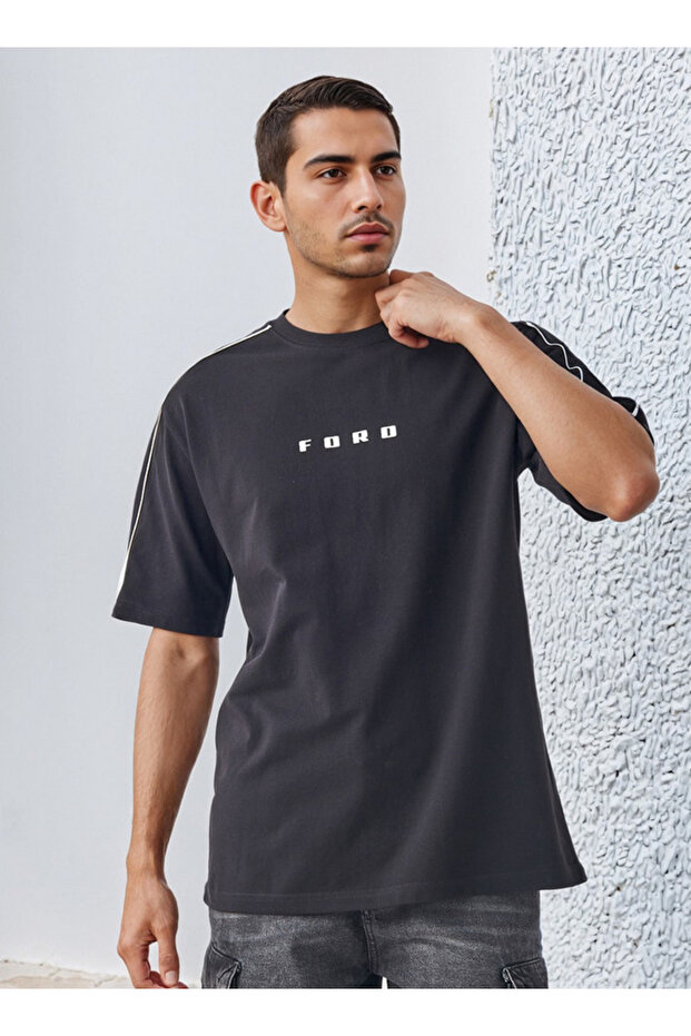 تي شيرت بتفاصيل أنابيب متباينة - 1