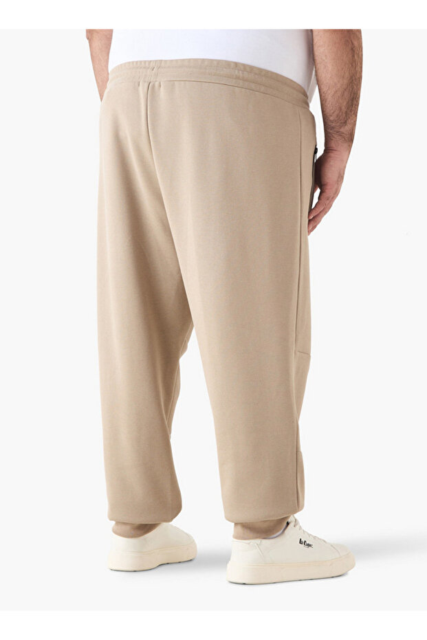 Plus Size Panelled Joggers with Drawstring Closure and Pockets - 3