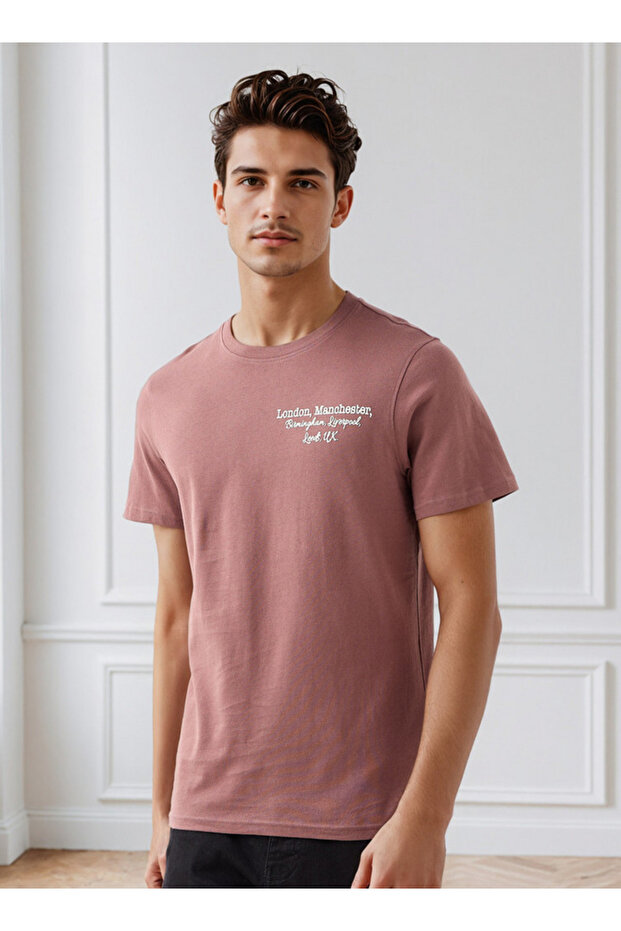 تي شيرت جرافيكي للجامعة - 1