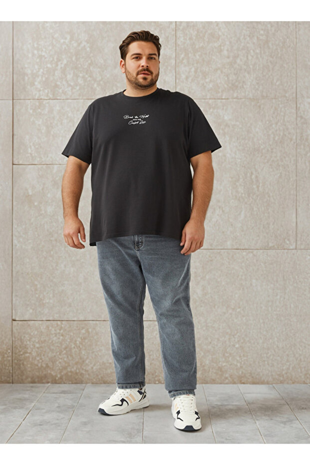 تي شيرت مطبوع بمقاسات كبيرة - 2