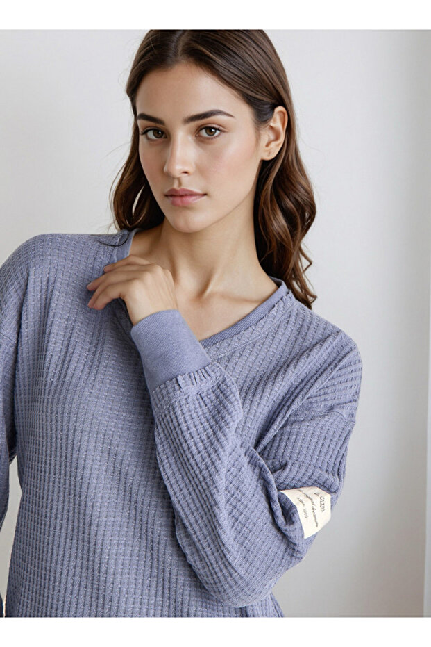 قميص نوم برقبة على شكل حرف V - 4