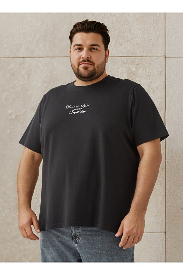 تي شيرت مطبوع بمقاسات كبيرة - 1