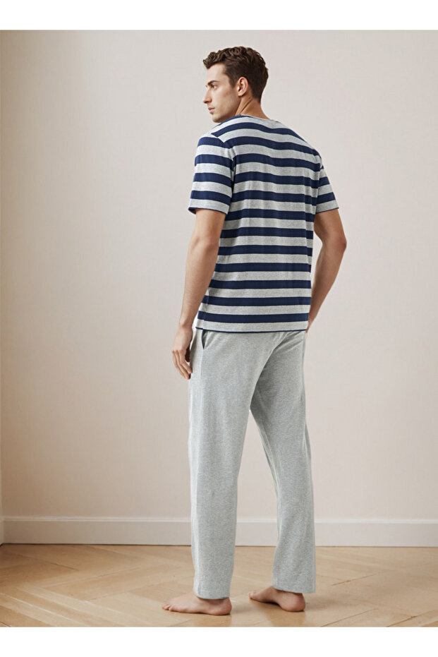 طقم بيجامة برباط إغلاق - 3