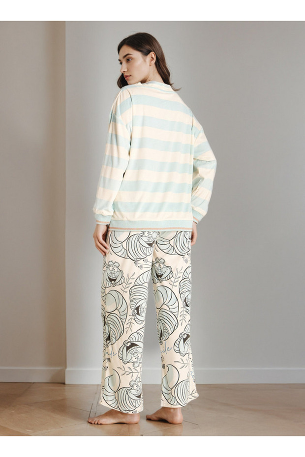 بيجامة مطبوع بجاكيت مخطط - 4