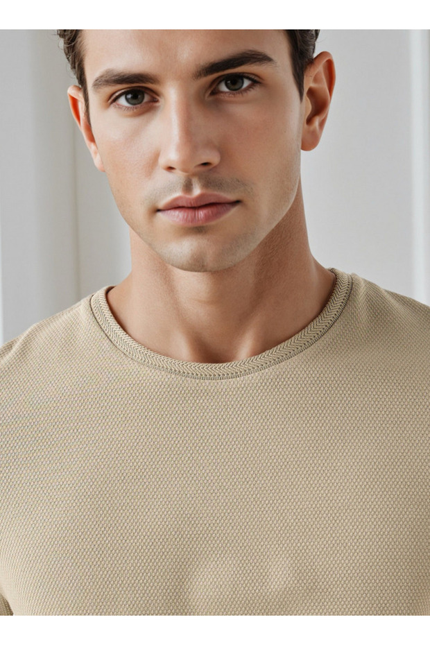 تي شيرت منقوش بالفشار - 4