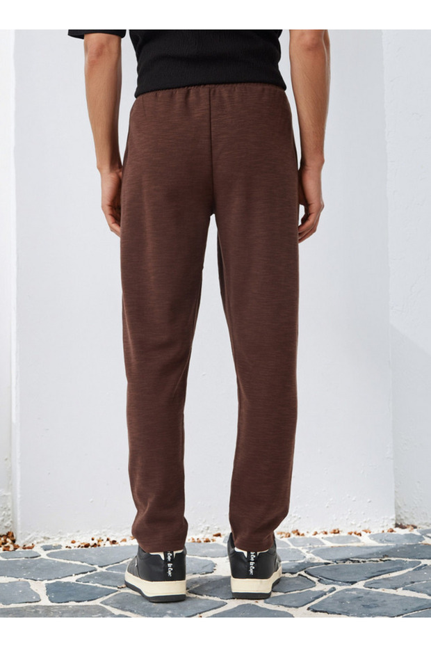 بنطال رياضي مُقسم إلى أجزاء مع رباط إغلاق - 3