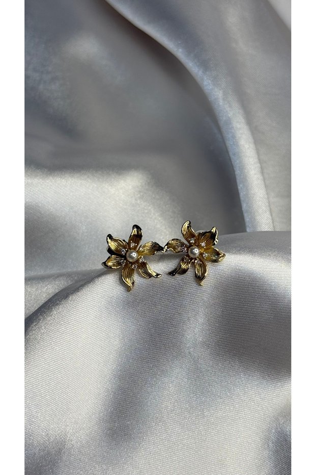 Flower Figured Pearl Detailed Earrings