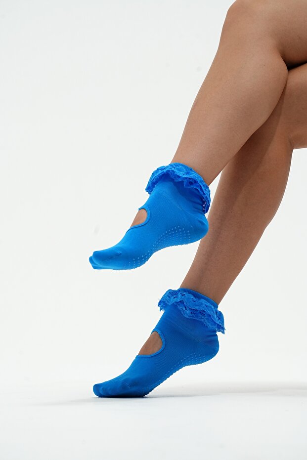 M'Tutu Women's Blue Lace Non-Slip Sole Pilates Yoga and Exercise Socks