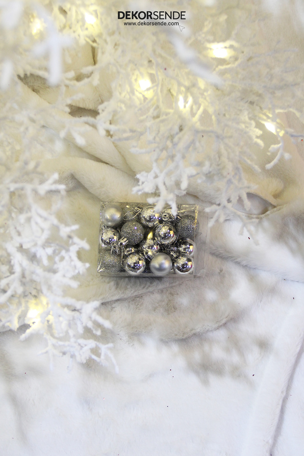 Christmas Tree Ornament Set of 24 Balls Silver 3 cm