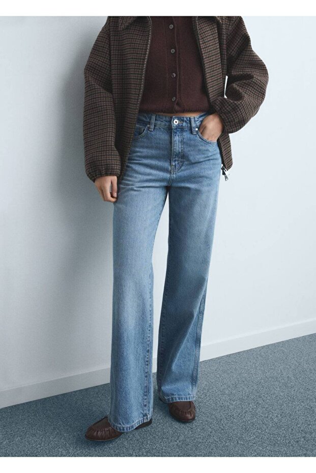 Straight-cut high-waist jeans