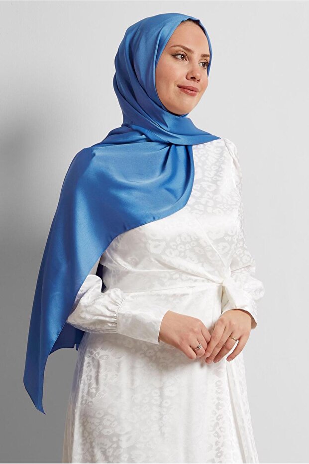 شال من الساتان 8570