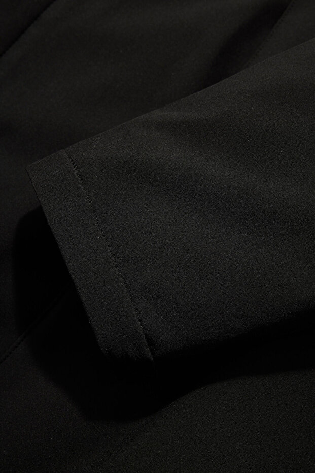 KAPUŞONLU SİYAH PARKA - 4