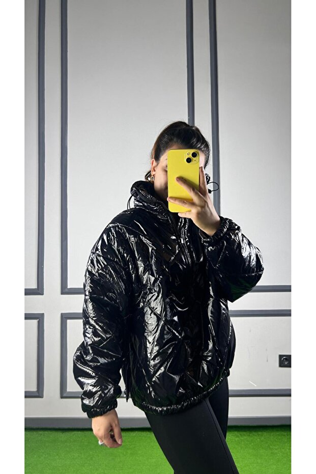 Büşra Ayhan Black Shiny Coat/Raincoat