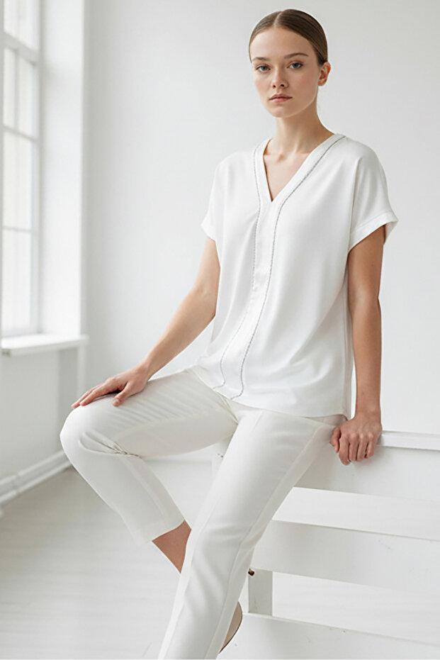 V Yaka Kısa Kollu Regular Örme Tişört - 2