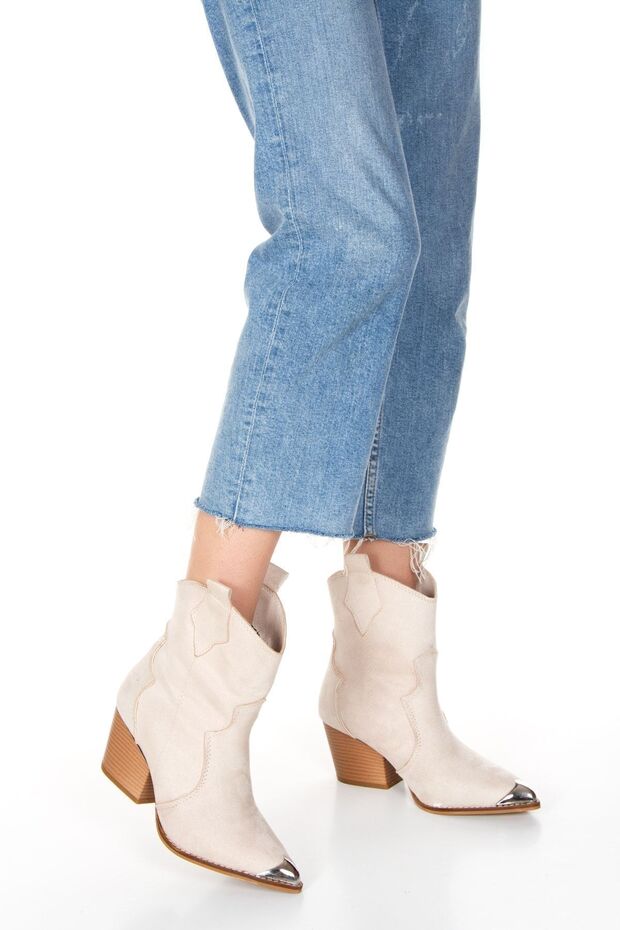 Women's Suede Steel Pointed Toe Detailed Short Cream Boots