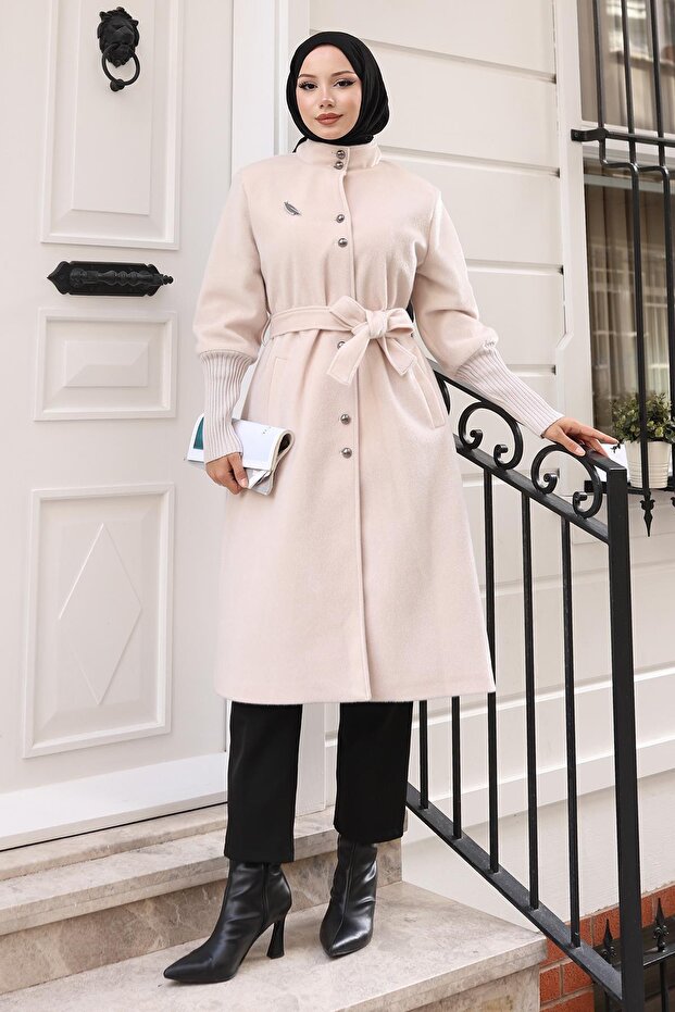 Brooch Detailed Coat Beige 19279