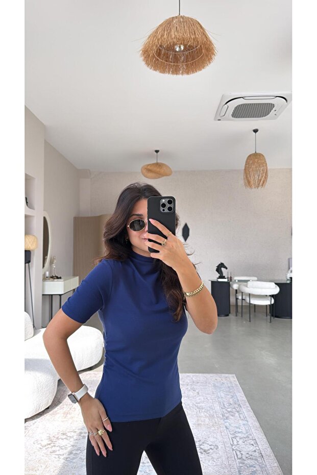 لون أزرق داكن ياقة مرتفعة متوسطة الطول تفاصيل مطاطية أساسية من المودال - 1