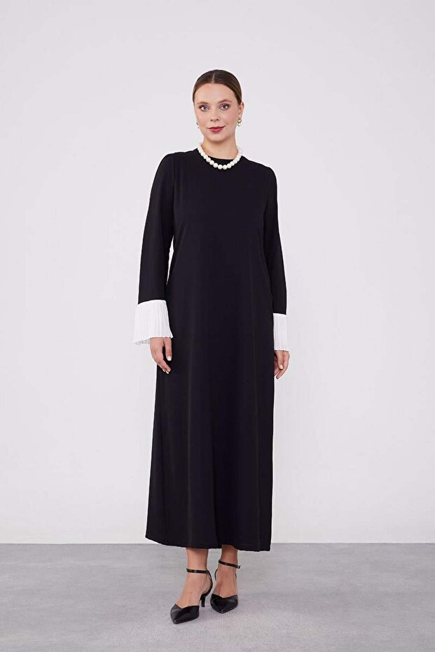 Black Sleeves Chiffon Pleated Dress