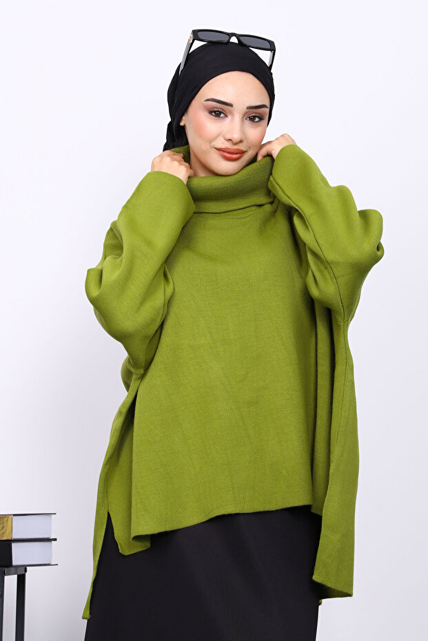 Green Turtleneck Zippered Knit Sweater
