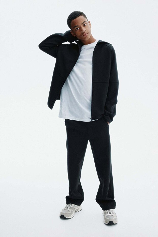 Sports hoodie with DryMove™