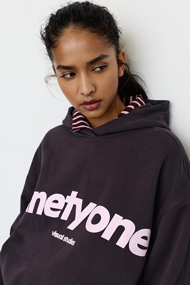 Kahverengi kapüşonlu sweatshirt - 4