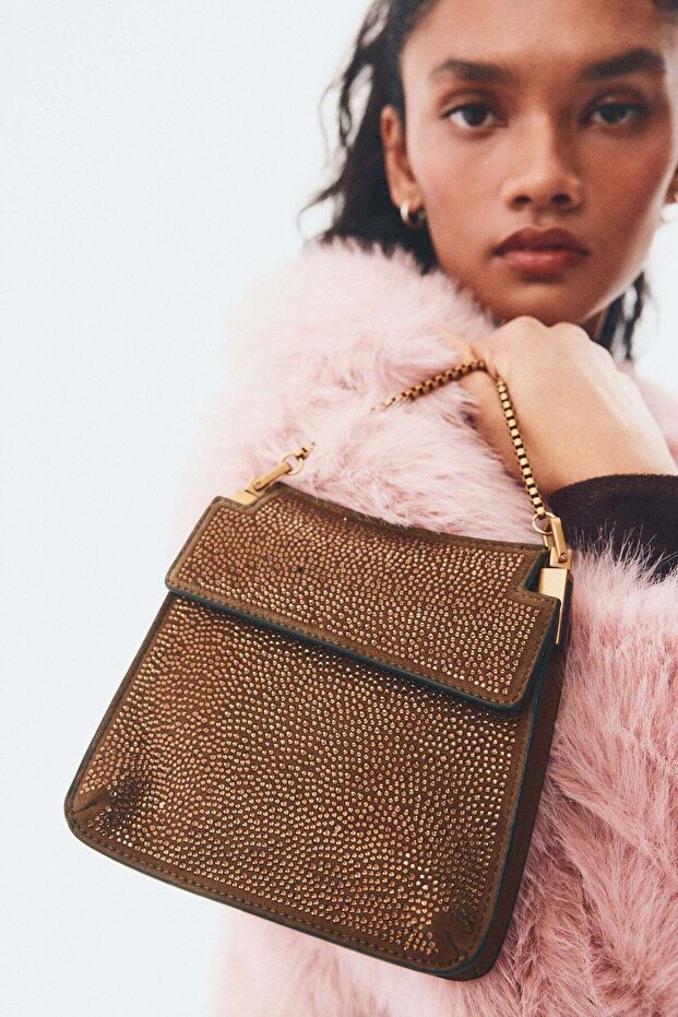 Embellished clutch