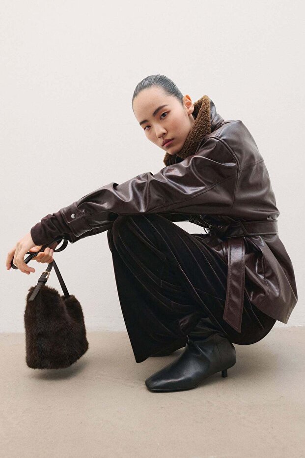 Heeled leather boots