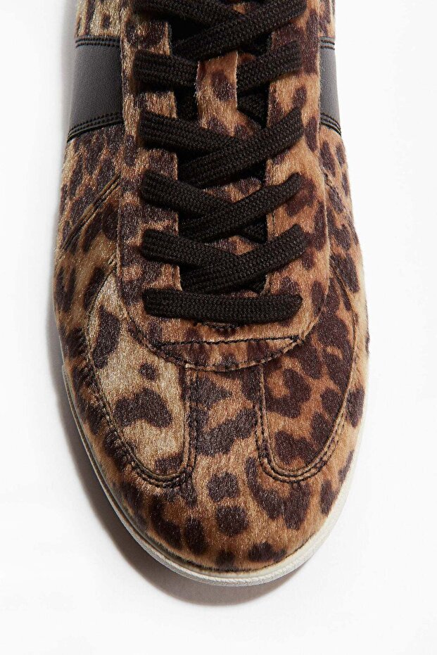 Patterned trainers - 1