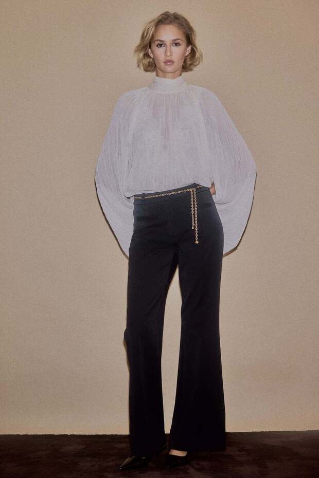 Chain-belt flared trousers