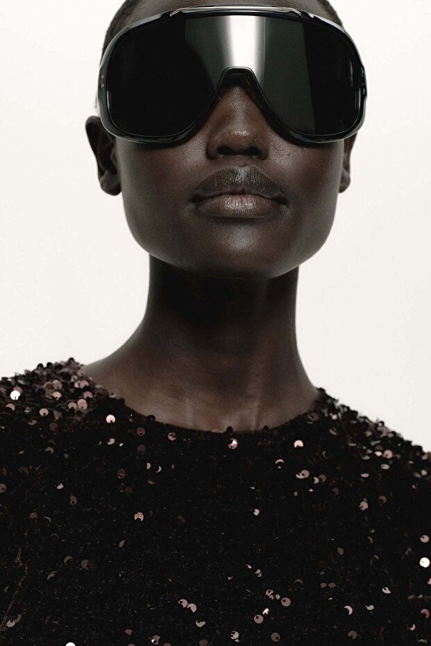 فستان قصير مرصع بالترتر - 3