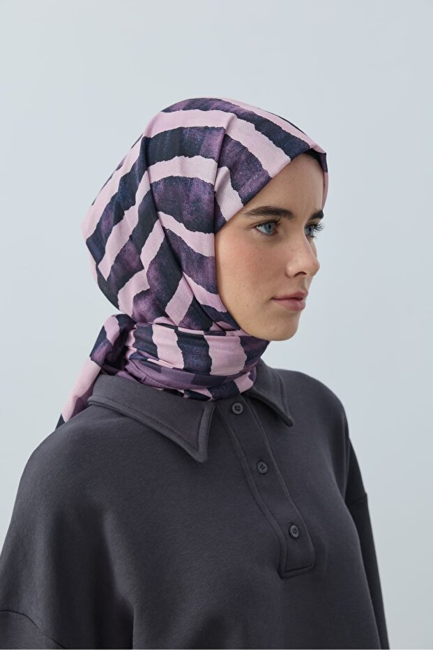 شال كيرفيلا بنمط لينا
