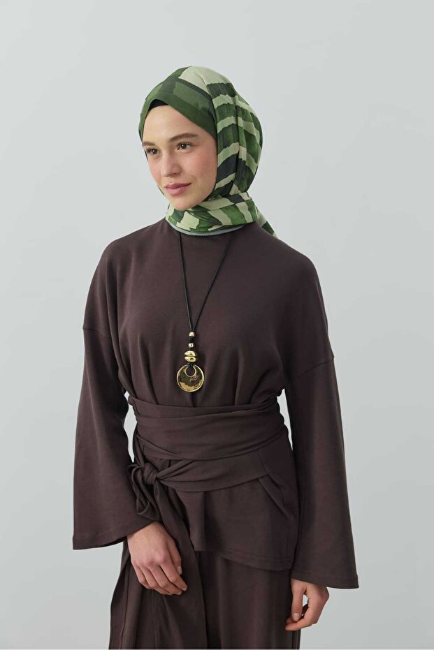 شال كيرفيلا بنمط لينا