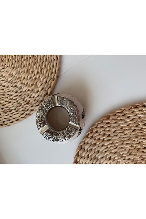 Black Leaf Round Ashtray - 3