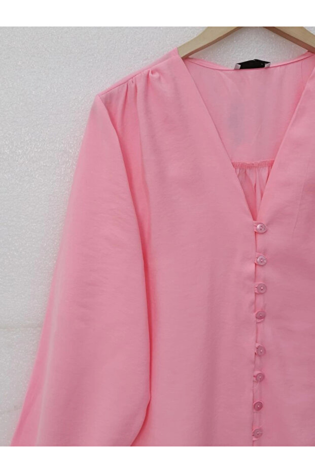 قميص طويل بأزرار على شكل حرف V من الخلف - وردي - 2