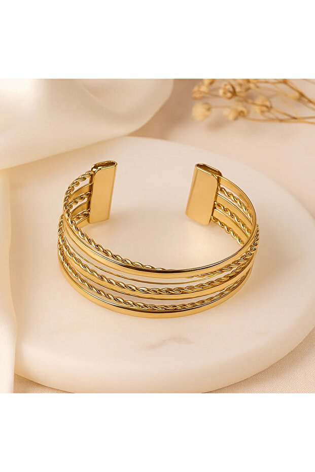 Gold Color Screw Detail Row Clasp Model Bracelet
