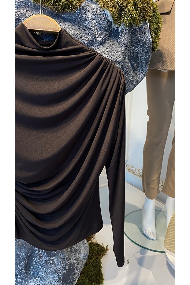 Drapeli Bluz 2037 - 2