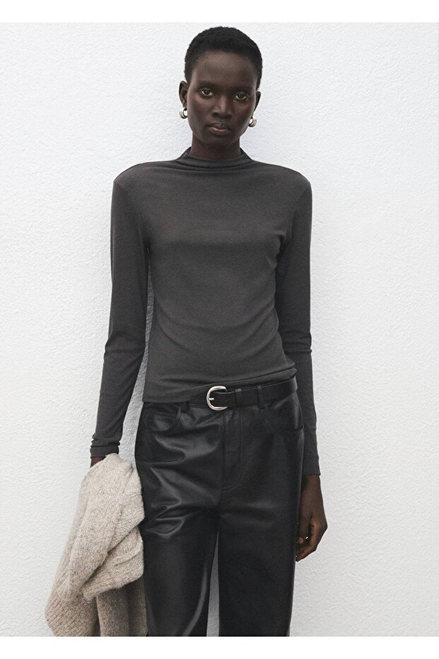 Dik yaka tişört - 1