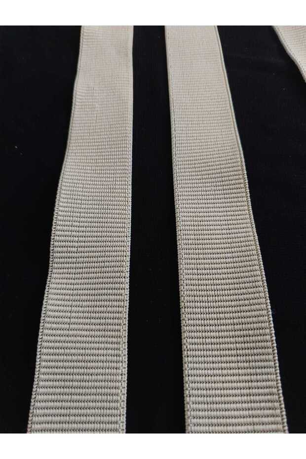 إطار سيارة بخطوط أفقية رمادية - 3