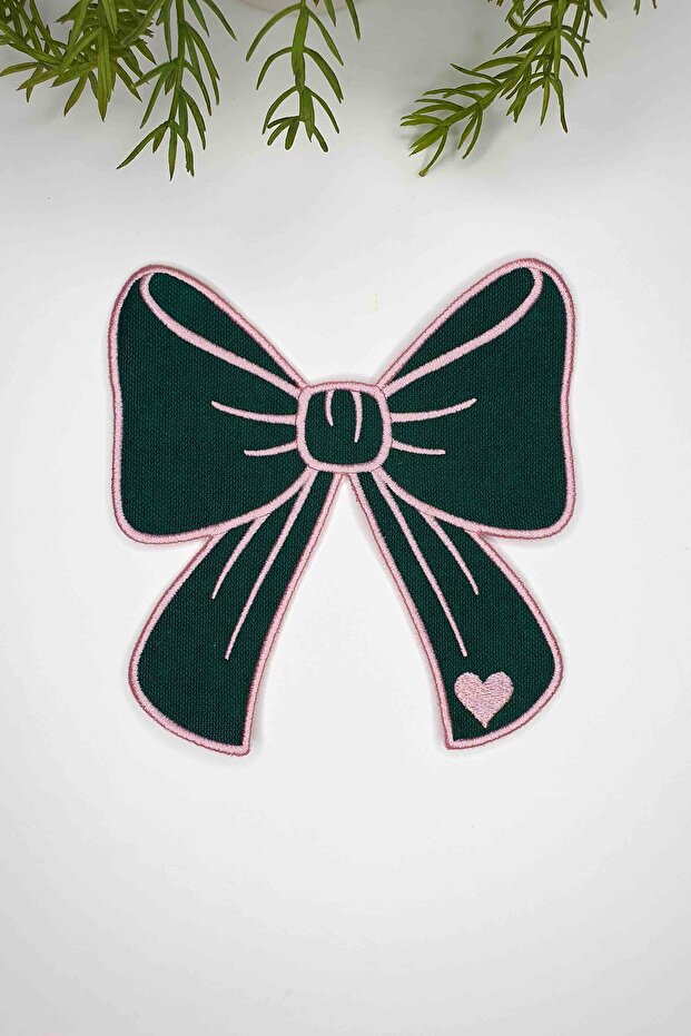 Ribbon-Shaped Nefti Green Fabric Pink Embroidered Cocktail Napkin 1 Piece
