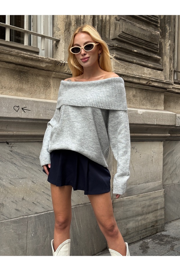 Soft Textured Madonna Collar Knitwear Sweater