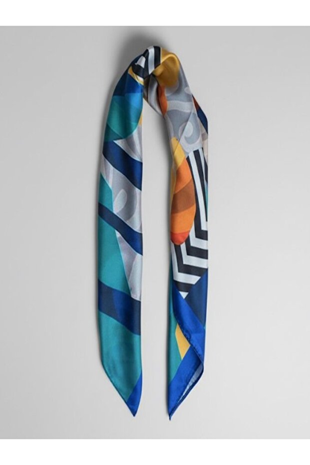 وشاح منقوش باللون الأزرق - 1