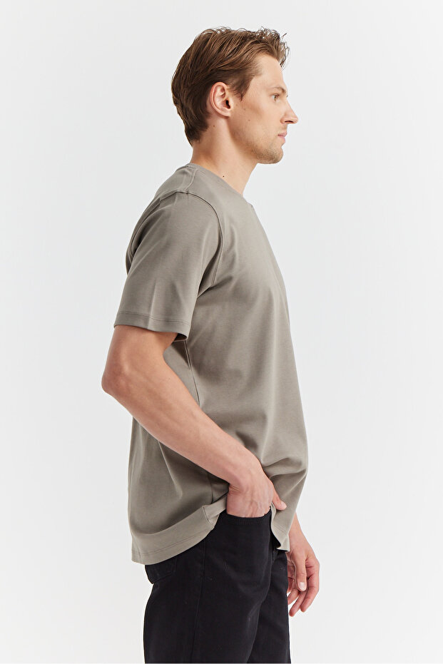 تي شيرت أساسي برقبة دائرية للرجال - 3