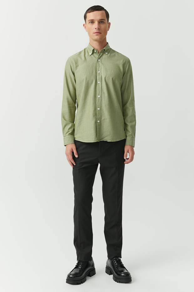 قميص مريح بأزرار على الياقة - 6