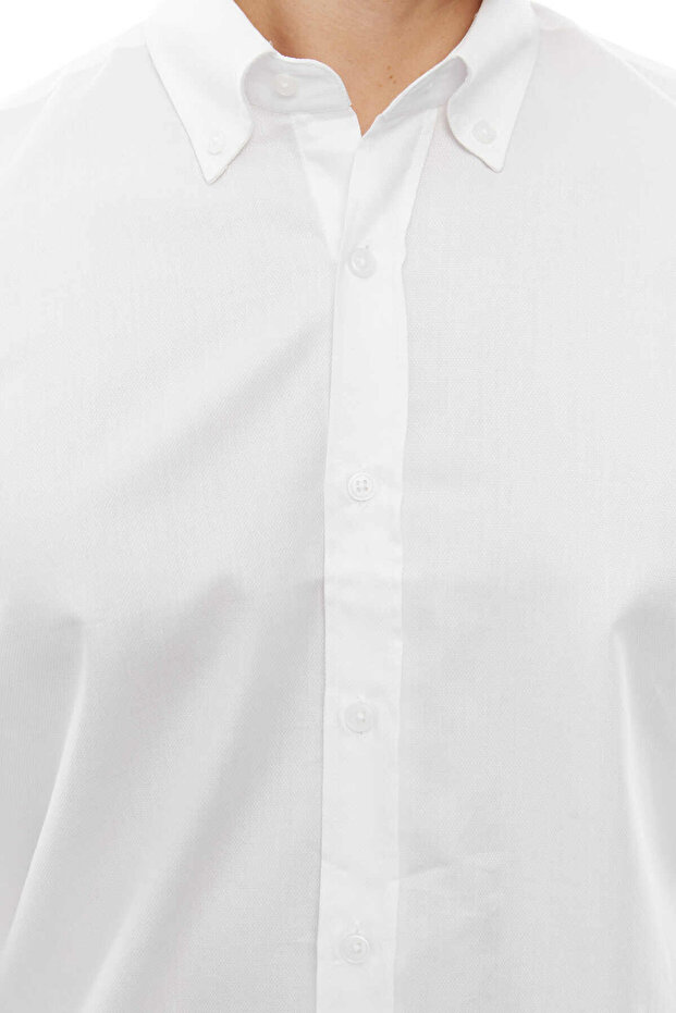 قميص مريح بأزرار على الياقة - 8