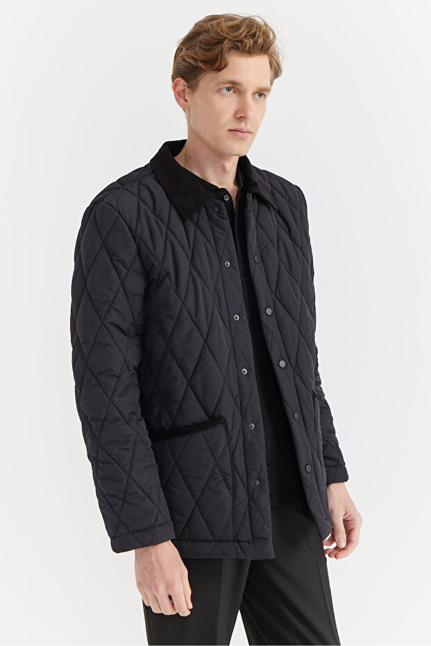 معطف مبطن بياقة متباينة للرجال - 4