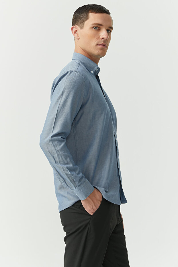 قميص مريح بأزرار على الياقة - 4